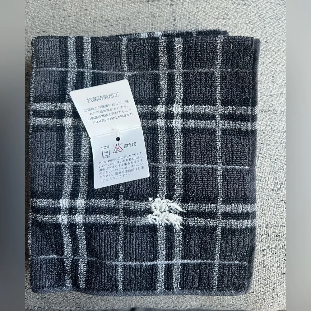Burberry gray nova check washcloth Japan exclusive